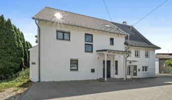PROVISIONSFREI - Viel Platz zum Leben: Einfamilienhaus mit Einliegerwohnung & weitläufigem Grundstück Haus kaufen 78576 Emmingen-Liptingen Bild mittel