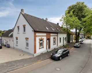 Ratingen-Süd: Charmantes Zweifamilienhaus inkl.einzigartigem Künstleratelier Haus kaufen 40878 Ratingen Bild mittel