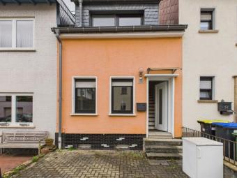 Reihenmittelhaus in Top-Lage von Altenkessel – Bezugsfertig mit großem Grundstück! Haus kaufen 66126 Saarbrücken Bild mittel