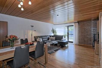 REIHENMITTELHAUS MIT CHARAKTER … DREI EBENEN VOLLER MÖGLICHKEITEN … SOFORT BEZUGSFERTIG Haus kaufen 41069 Mönchengladbach Bild mittel