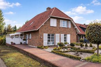 #RESERVIERT# Einziehen und wohlfühlen - Einfamilienhaus mit Kamin, Büro und Terrasse Haus kaufen 49843 Uelsen Bild mittel