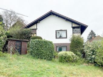 **RESERVIERT** Freistehendes Einfamilienhaus mit ca. 100 m² Wohnfläche auf einer Ebene zuzüglich wohnraummäßig ausgebautes Untergeschoss Haus kaufen 64397 Modautal Bild mittel