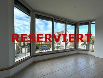 **RESERVIERT** SONNIGE 3 Zimmerwohnung + neuem Bad, moderner EBK, WIGA, Kaminofen... Wohnung kaufen 78266 Büsingen am Hochrhein Bild mittel