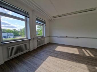 Ruhige, helle sehr ordentliche Büroflächen (1.OG, rechts) Gewerbe mieten 66450 Bexbach Bild mittel