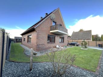 Saniertes Haus mit EBK, Photovoltaikanlage und 2 Garagen! Haus kaufen 26409 Wittmund Bild mittel