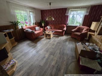 Sanierungsbedürftiges EFH mit 212qm auf 1.770qm Grundstück mit Pool & Doppelgarage + Gartenhaus Haus kaufen 09117 Chemnitz Bild mittel