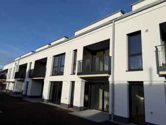 SANKT AUGUSTIN HANGELAR, 2 Zi. Neubauwohnung ca. 60 m² Wfl. mit Einbauküche, gr. Balkon u. TG-Stellp Wohnung mieten 53757 St. Augustin Bild mittel