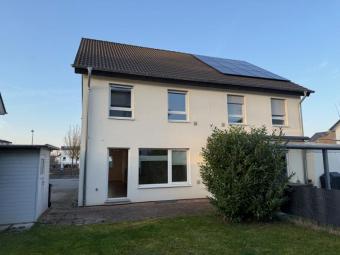 SANKT AUGUSTIN helle Einfam. Doppelhaushälfte, 4 Zimmer, 125 m² Wfl. Vollkeller, Garten, Stellplätze Haus 53757 St. Augustin Bild mittel