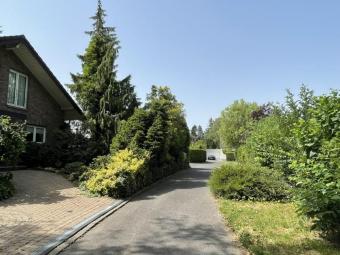 SANKT AUGUSTIN-NIEDERBERG, toller BUNGALOW mit 3-4 Zimmern, ca. 130 m² Wfl., großer Garten, Garage Haus kaufen 53757 St. Augustin Bild mittel