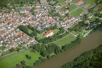 Schloß zu verkaufen - Hotel / Wohnanlage / Tagungszentrum / Firmenzentrale Haus kaufen 97903 Collenberg Bild mittel