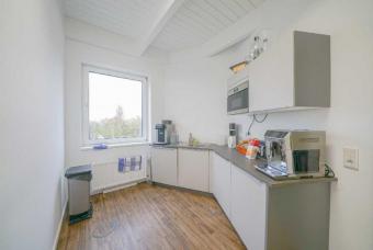 Schlüsselfertige Praxis-/Therapiefläche mit Weitblick, Aufzug und Parkplätzen Gewerbe mieten 40878 Ratingen Bild mittel