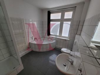 Schöne 2 Zimmer Wohnung mit Tageslichtbadezimmer Wohnung mieten 26382 Wilhelmshaven Bild mittel