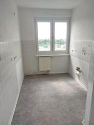 Schöne Stilvolle sonnige 2-R.-Wohnung in Dessau im 4.OG,48,60m2 mit BLK.zu vermieten. Wohnung mieten 06842 Dessau-Roßlau Bild mittel