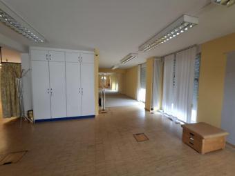 Sehr schöne, ruhige Büro/Praxisetage nahe der Universität, behindertengerecht (Teilvermietung möglich) Gewerbe mieten 66125 Saarbrücken Bild mittel