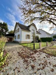 Seltenes Angebot: Zentral gelegenes Einfamilienhaus mit attraktivem Grundstück Haus kaufen 79798 Jestetten Bild mittel