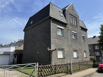 Solides Mehrfamilienhaus mit TOP Rendite in Emmerich Haus kaufen 46446 Emmerich am Rhein Bild mittel