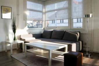 Sonnengeflutetes 2-Zimmer 50 qm Wohnung, Küche, Dusch WC, Süd-Balkon, Fahrstuhl! Wohnung mieten 14052 Berlin Bild mittel