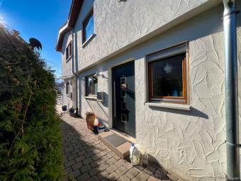 Sonnenverwöhntes Reihenmittelhaus mit Garten, überdachter Terrasse und Carport Haus kaufen 72116 Mössingen Bild mittel