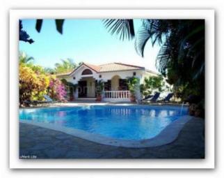 Sosúa: Schöne, zentral gelegene Villa mit Gästehaus und geräumiger Terrasse mit Blick zum Pool. Haus kaufen 46244 Sosúa/Dominikanische Republik Bild mittel