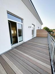 Stilvolle 3,5 - Zimmer Dachgeschosswohnung in Osterrönfeld zu vermieten Wohnung mieten 24783 Osterrönfeld Bild mittel