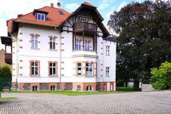 STILVOLLE, UNVERMIETETE 4-RWG M. 4 BK, GÄSTE-WC U. TAGESLICHTBAD IN BELIEBTER LAGE V. MARKKLEEBERG! Wohnung kaufen 04416 Markkleeberg Bild mittel