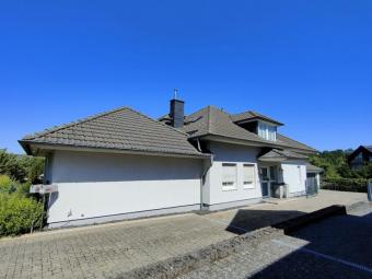 Stilvolles Wohnen mit Gartenidylle – großzügiges, sehr gepflegtes EFH mit Einliegerbereich Haus kaufen 65232 Taunusstein Bild mittel