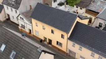 Tradition trifft Potenzial – Historisches Eigenheim mit Innenhof, Nebengelass und Ausbaureserve Haus kaufen 53332 Bornheim (Rhein-Sieg-Kreis) Bild mittel