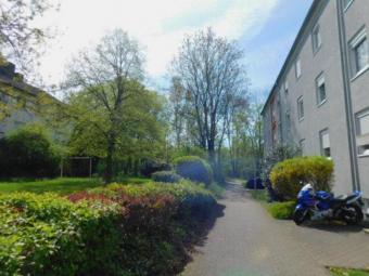 Trier Heiligkreuz - 3 Zimmer Whg. Kü./Bad/ Loggia- im Hochparterre in MFH Wohnung kaufen 54295 Trier Bild mittel