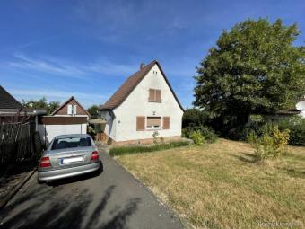 Über den Dächern von Büdingen - Schönes Siedlerhaus mit großem Grundstück zu verkaufen Haus kaufen 63654 Büdingen Bild mittel