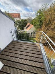 Uninahe und große DG 2-Zimmer mit Balkon, Wanne, Laminat und Einbauküche in guter Lage!* Wohnung mieten 09126 Chemnitz Bild mittel