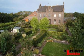 Unterer Niederrhein: exklusives Landgut mit wunderschönem denkmalgeschützten Herrenhaus + Ländereien Haus kaufen 47546 Kalkar Bild mittel