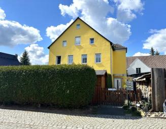 Voll vermietetes Mehrfamilienhaus mit 4 WE´s, gepflegtem Garten und Stellplätzen in Zwickau! Haus kaufen 08058 Zwickau Bild mittel