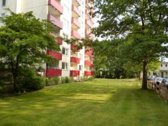 Waldenau: vermietete 2 Zi.-Wohnung mit Garage zu verkaufen Wohnung kaufen 25421 Pinneberg Bild mittel