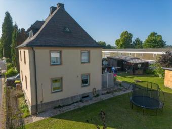 Wieder verfügbar! Einfamilienhaus mit Garage, Garten, Kachelofen in ruhiger Lage! Haus kaufen 95707 Thiersheim Bild mittel