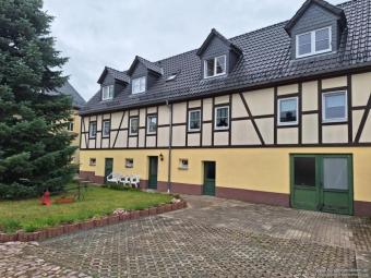 Wohnen im Dreiseitenhof: 2-Zimmer-Wohnung mit Einbauküche, ruhige Wohnlage in Hirschfeld (Reinsberg) Wohnung mieten 09634 Hirschfeld (Landkreis Mittelsachsen) Bild mittel