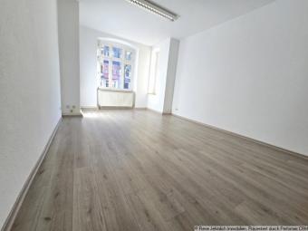 Zentral gelegenes Büro im beliebten Kaßberg: Erdgeschoss, drei Zimmer, Balkon und Stauraum Gewerbe kaufen 09112 Chemnitz Bild mittel
