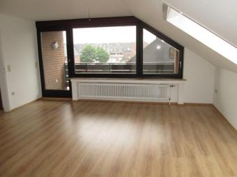 Zentrale und gemütliche 60 m² Dachgeschoßwohnung mit Balkon in Goch Wohnung mieten 47574 Goch Bild mittel