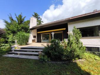 Zum Verkauf - Exklusive, großzügige Villa mit Einliegerwohnung in ruhiger Lage von Ingolstadt Haus kaufen 85051 Ingolstadt Bild mittel