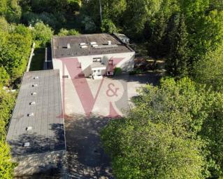 Zweifamilien-Traum mit Garagen und Wellnesskeller - Wohnen & Gewerbe unter einem Dach Haus kaufen 26384 Wilhelmshaven Bild mittel
