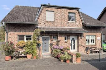 Zwischen Natur und Zuhause – Wohnen mit besonderem Flair in ruhiger Grünlage Haus kaufen 41238 Mönchengladbach Bild mittel