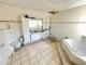 Winkelbungalow mit Schwimmbad, Photovoltaikanlage, EBK und 2 Garagen! Haus kaufen 26524 Hage Bild thumb