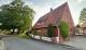 Zentral in Uelsen – Großzügiges Einfamilienhaus mit Nebengebäuden; ebenerdiges Wohnen möglich Haus kaufen 49843 Uelsen Bild thumb
